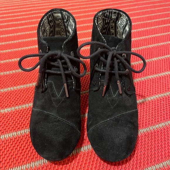 Toms Lace Up Rounded Toe Platform Wedge Booties Black Size 6.5W - Picture 2 of 9